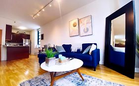 Walk To Millennium/Loop- King Size 1 Bed
